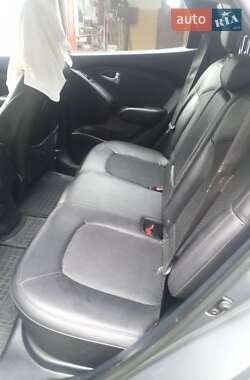 Внедорожник / Кроссовер Hyundai ix35 2013 в 