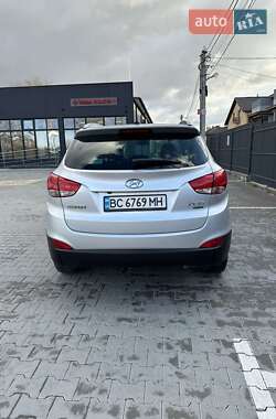 Позашляховик / Кросовер Hyundai ix35 2012 в 