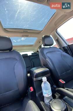 Позашляховик / Кросовер Hyundai ix35 2012 в 