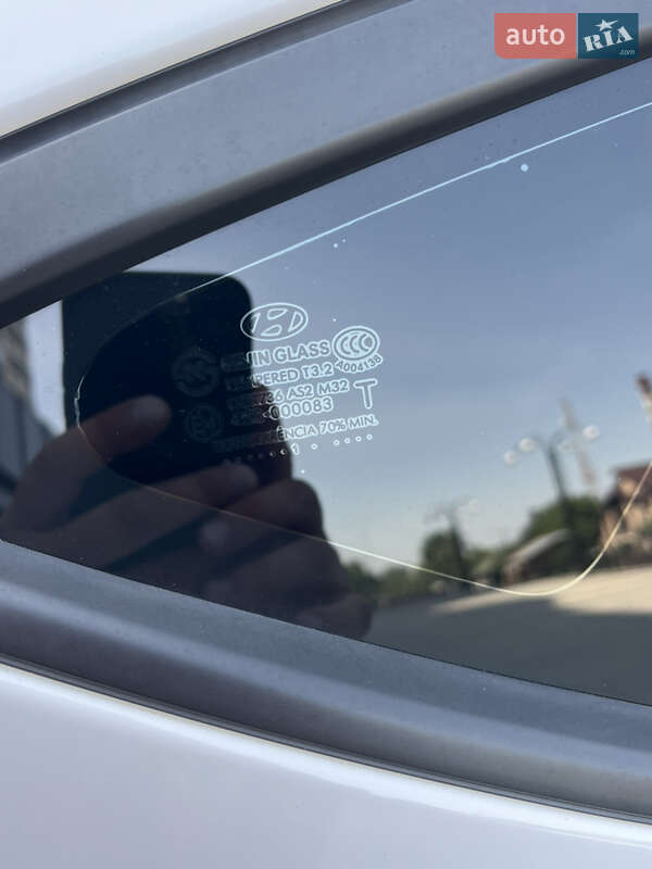 Позашляховик / Кросовер Hyundai ix35 2011 в 