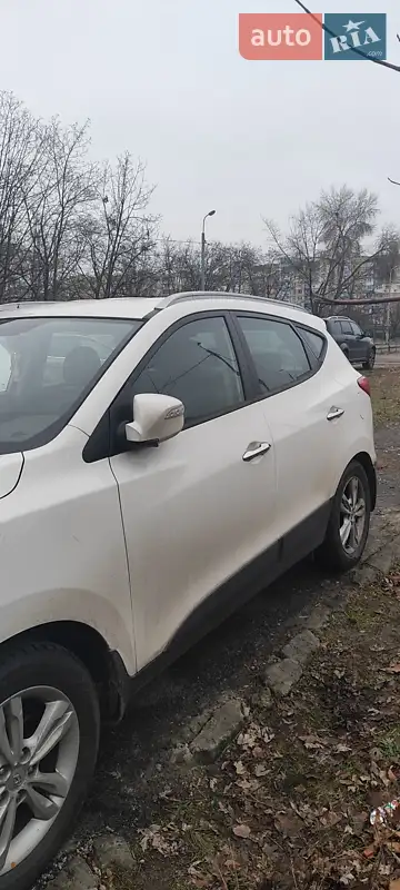 Позашляховик / Кросовер Hyundai ix35 2013 в 