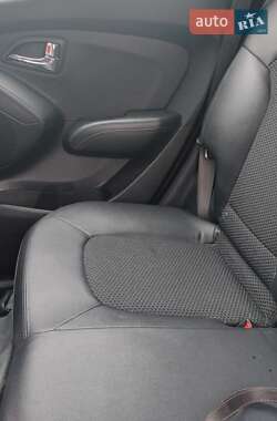 Внедорожник / Кроссовер Hyundai ix35 2013 в 