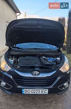 Позашляховик / Кросовер Hyundai ix35 2010 в 