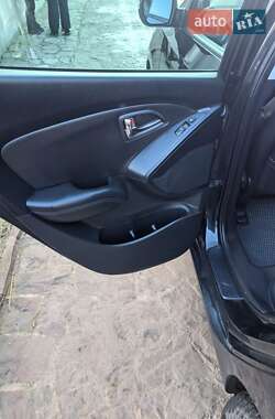 Позашляховик / Кросовер Hyundai ix35 2010 в 