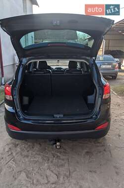 Позашляховик / Кросовер Hyundai ix35 2010 в 