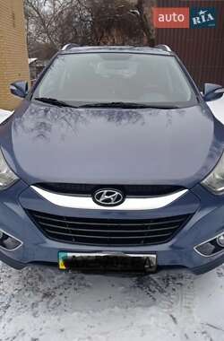 Внедорожник / Кроссовер Hyundai ix35 2013 в 