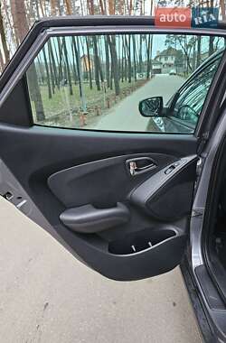 Позашляховик / Кросовер Hyundai ix35 2011 в 
