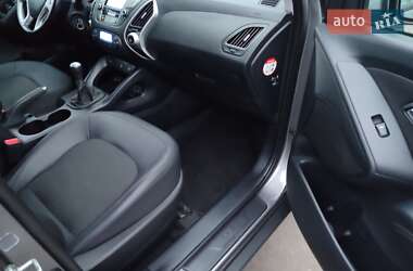 Внедорожник / Кроссовер Hyundai ix35 2011 в 