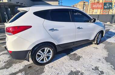 Внедорожник / Кроссовер Hyundai ix35 2011 в 