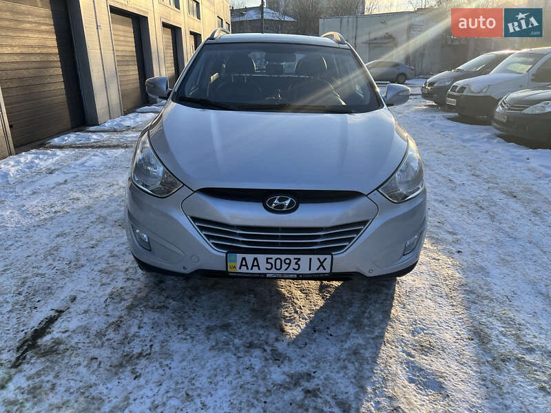 Внедорожник / Кроссовер Hyundai ix35 2010 в Киеве