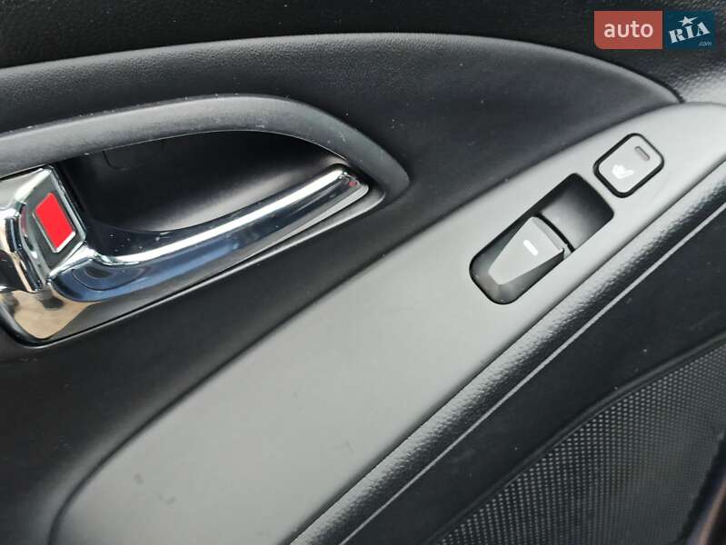 Позашляховик / Кросовер Hyundai ix35 2013 в Києві