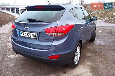 Внедорожник / Кроссовер Hyundai ix35 2013 в 