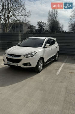 Позашляховик / Кросовер Hyundai ix35 2013 в 