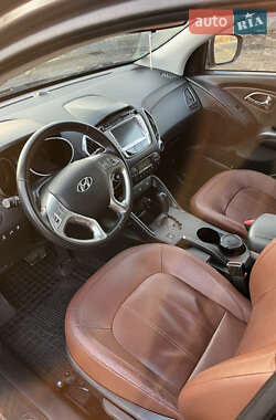 Внедорожник / Кроссовер Hyundai ix35 2011 в 