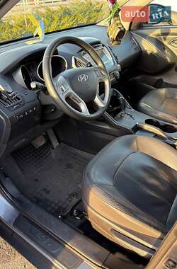 Внедорожник / Кроссовер Hyundai ix35 2012 в 