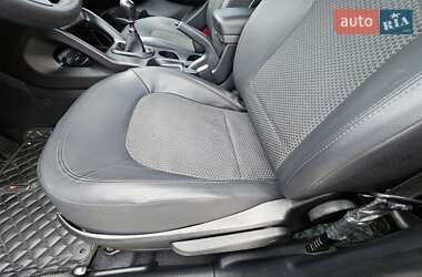 Внедорожник / Кроссовер Hyundai ix35 2014 в 