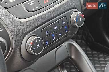 Внедорожник / Кроссовер Hyundai ix35 2014 в 