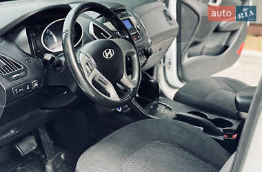 Позашляховик / Кросовер Hyundai ix35 2010 в 