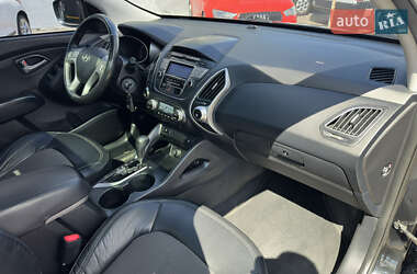 Внедорожник / Кроссовер Hyundai ix35 2010 в 