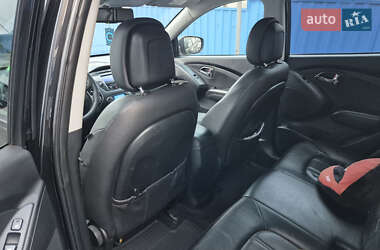 Внедорожник / Кроссовер Hyundai ix35 2010 в 