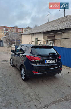 Внедорожник / Кроссовер Hyundai ix35 2010 в 
