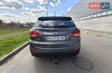 Внедорожник / Кроссовер Hyundai ix35 2011 в 