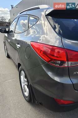 Внедорожник / Кроссовер Hyundai ix35 2011 в 