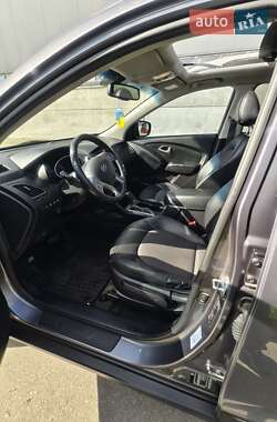 Внедорожник / Кроссовер Hyundai ix35 2011 в 
