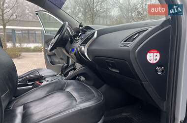 Позашляховик / Кросовер Hyundai ix35 2010 в 