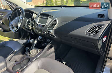 Позашляховик / Кросовер Hyundai ix35 2013 в 