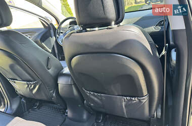 Позашляховик / Кросовер Hyundai ix35 2013 в 