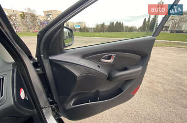 Внедорожник / Кроссовер Hyundai ix35 2013 в 