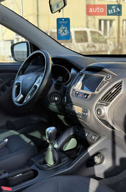 Внедорожник / Кроссовер Hyundai ix35 2011 в 
