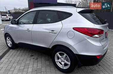 Внедорожник / Кроссовер Hyundai ix35 2011 в 