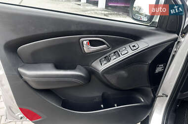 Внедорожник / Кроссовер Hyundai ix35 2011 в 