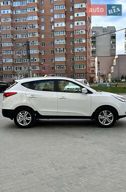 Внедорожник / Кроссовер Hyundai ix35 2013 в 
