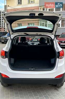 Внедорожник / Кроссовер Hyundai ix35 2013 в 