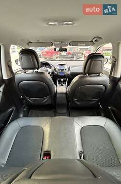 Внедорожник / Кроссовер Hyundai ix35 2013 в 