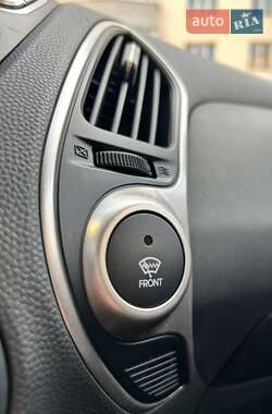 Внедорожник / Кроссовер Hyundai ix35 2013 в 