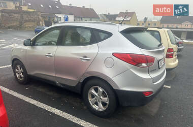 Позашляховик / Кросовер Hyundai ix35 2011 в 