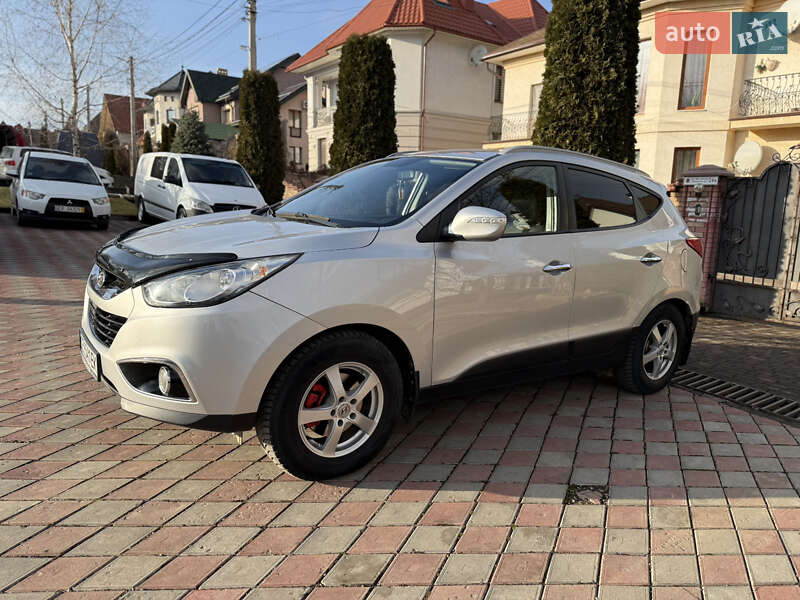 Внедорожник / Кроссовер Hyundai ix35 2012 в Черновцах
