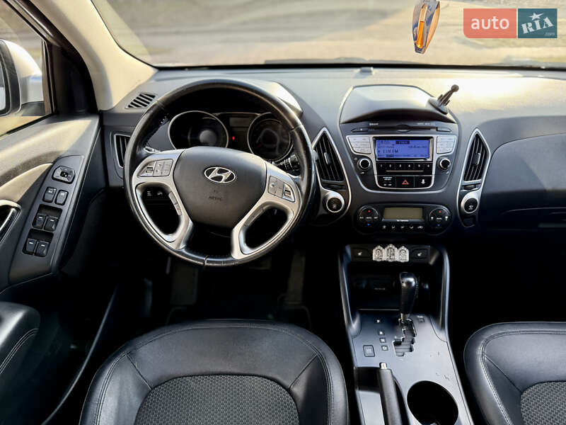 Внедорожник / Кроссовер Hyundai ix35 2012 в Черновцах