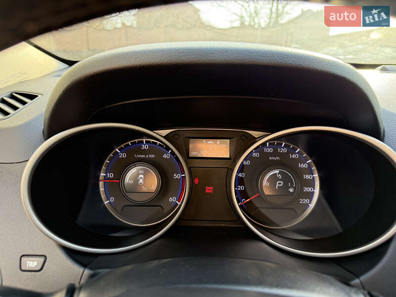 Внедорожник / Кроссовер Hyundai ix35 2012 в Черновцах