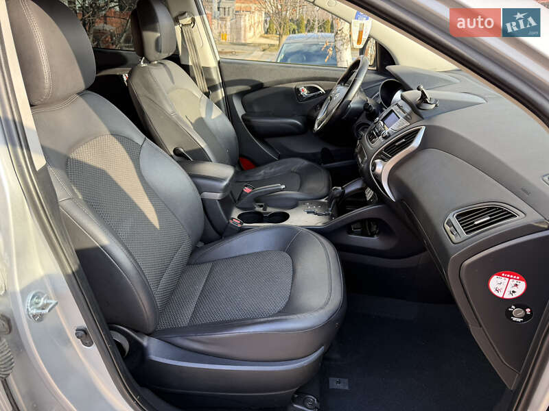 Внедорожник / Кроссовер Hyundai ix35 2012 в Черновцах