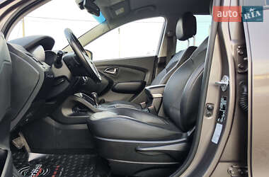 Позашляховик / Кросовер Hyundai ix35 2014 в 