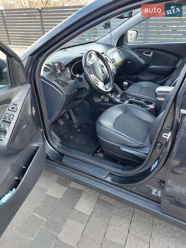 Позашляховик / Кросовер Hyundai ix35 2010 в Кам'янці-Бузькій