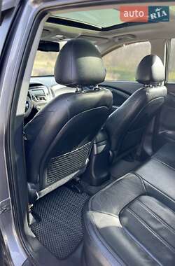 Внедорожник / Кроссовер Hyundai ix35 2011 в 