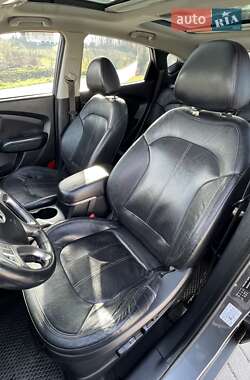 Внедорожник / Кроссовер Hyundai ix35 2011 в 