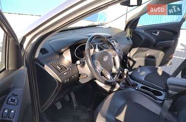 Внедорожник / Кроссовер Hyundai ix35 2011 в 