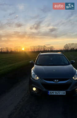 Внедорожник / Кроссовер Hyundai ix35 2011 в 
